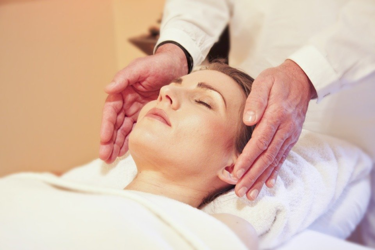 woman-reiki-pregnancy